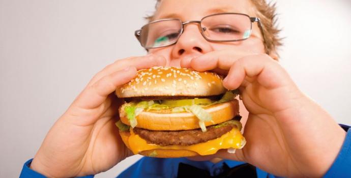 Obezita u dětí vzrůstá, mohou za to i dospělí